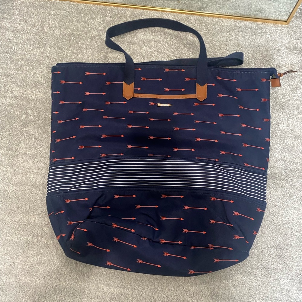 Stella and Dot expandable daytripper bag